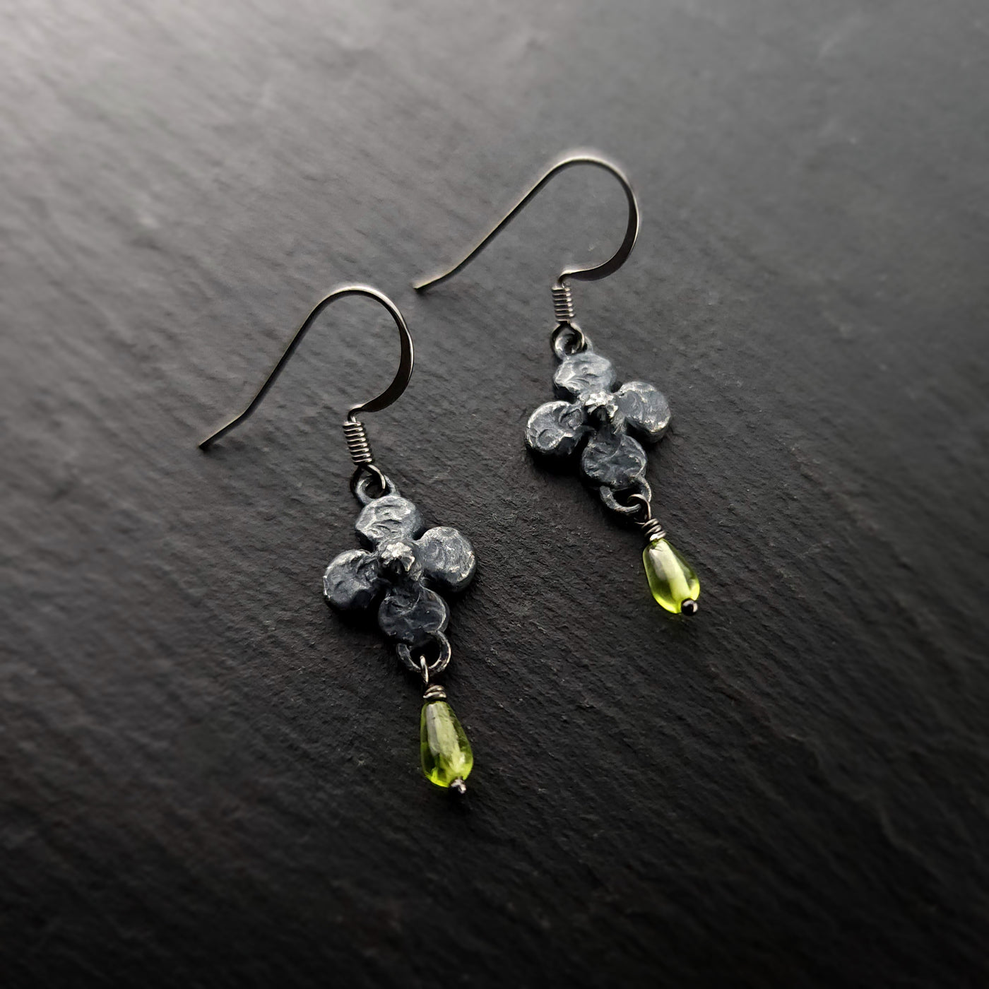 clover earrings : peridot & sterling silver