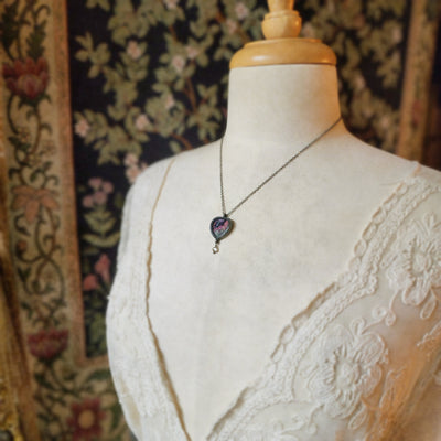 botticelli's venus - pictorial heart amulet