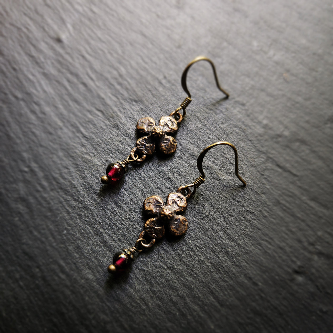 clover earrings : garnet & antiqued bronze
