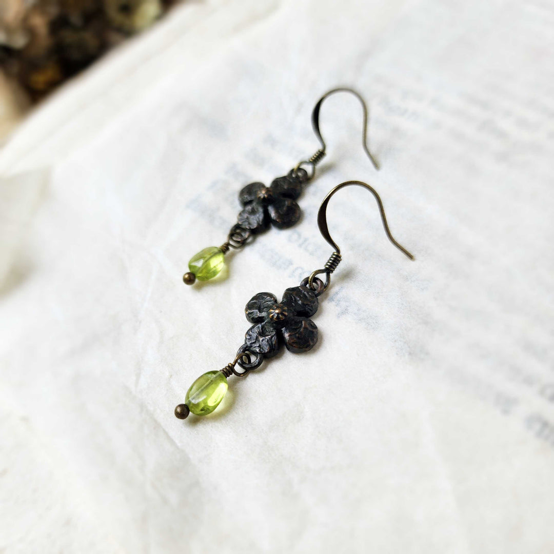 clover earrings : peridot & antiqued bronze