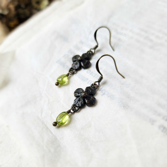 clover earrings : peridot & antiqued bronze