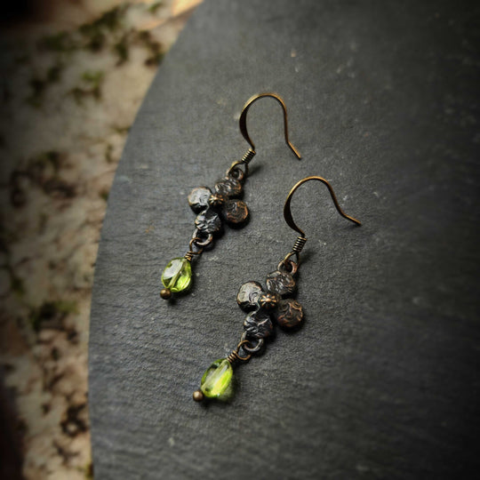 clover earrings : peridot & antiqued bronze