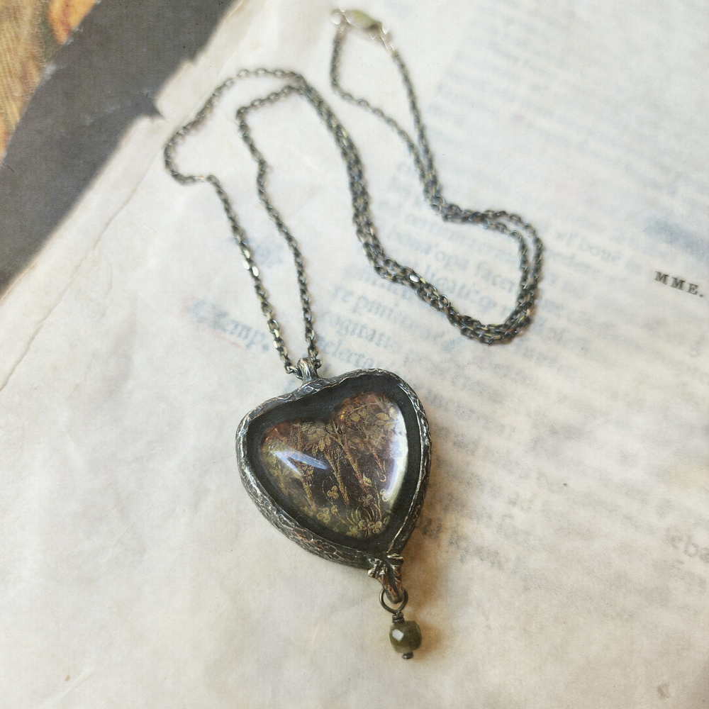 cœur de la forêt - illuminata pictorial shrine amulet