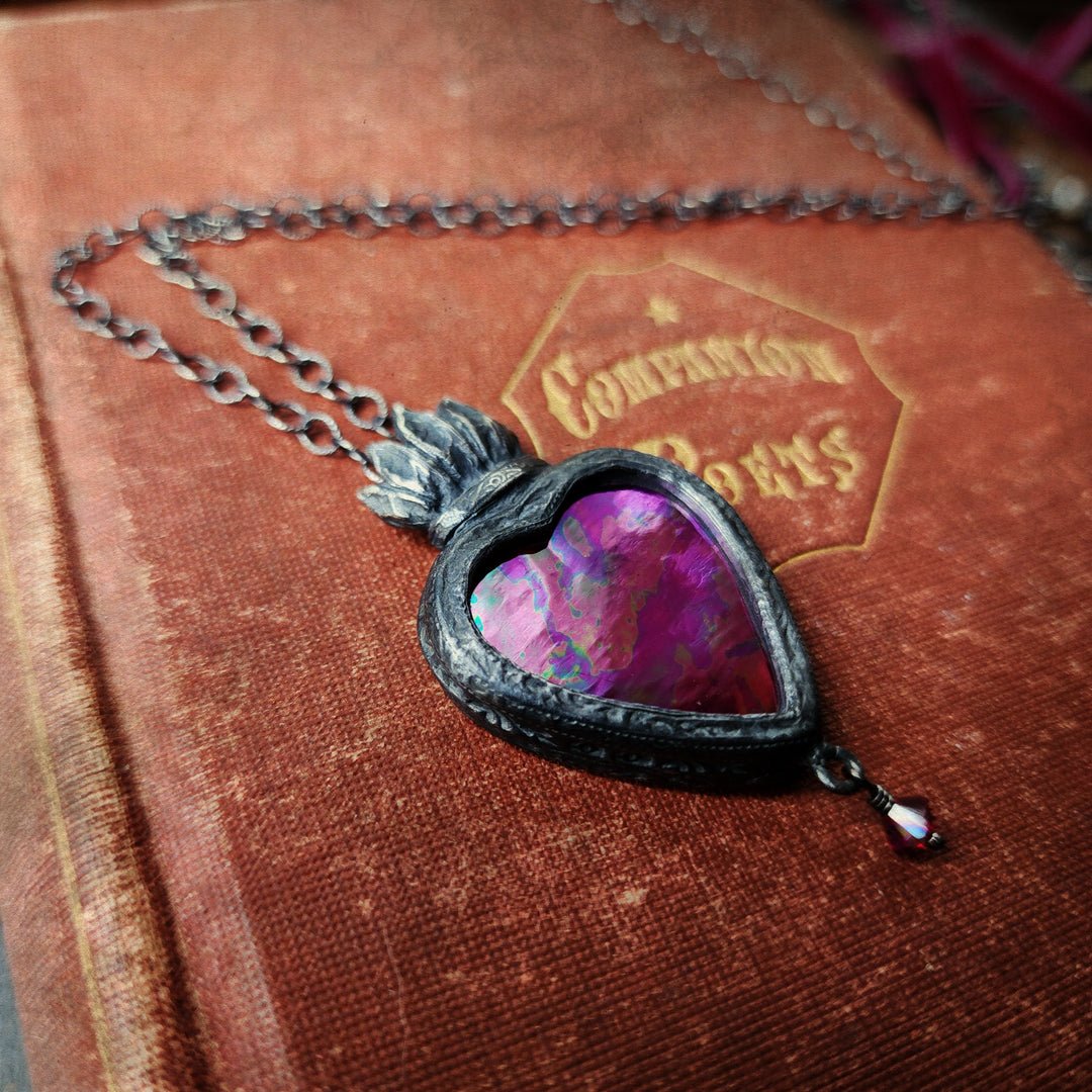 isadora - sacred heart amulet
