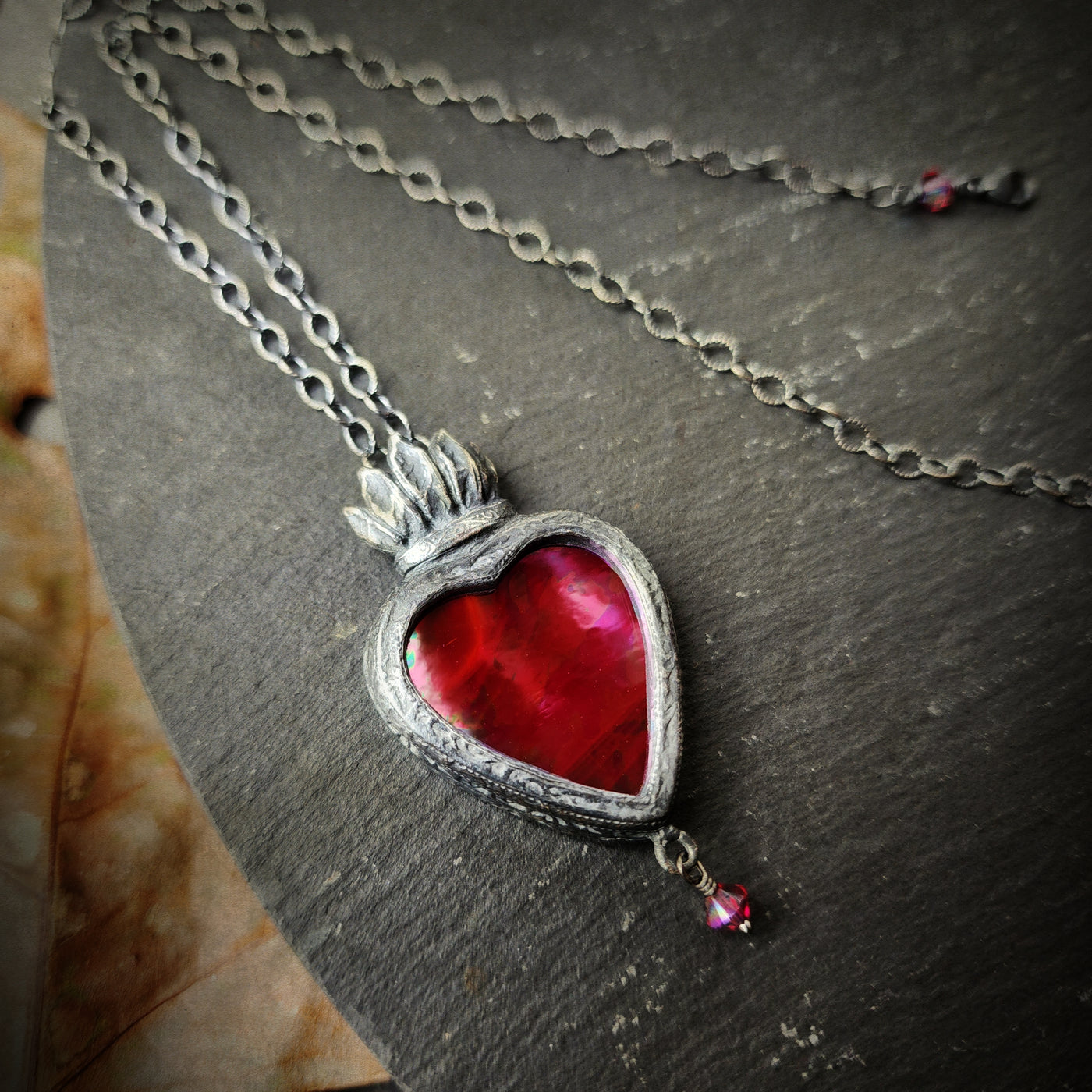 isadora - sacred heart amulet