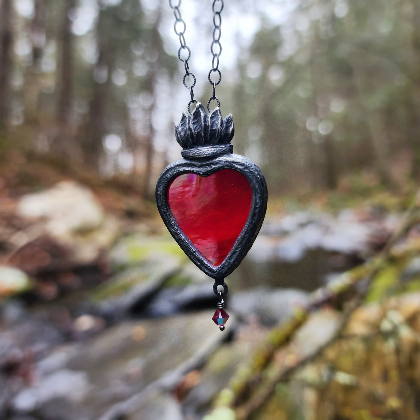 isadora - sacred heart amulet