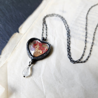 la petite licorne - pictorial heart amulet