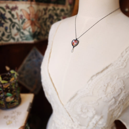 la petite licorne - pictorial heart amulet