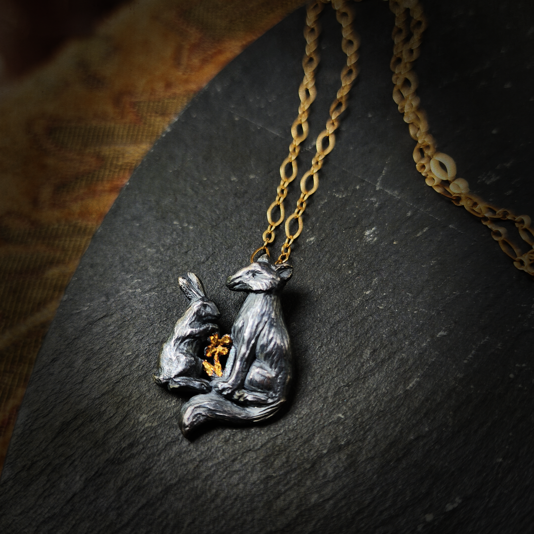 lapin, renard et fleur d'or II amulet