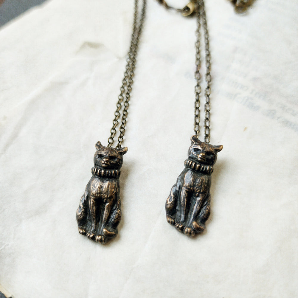 le petit chat amulet