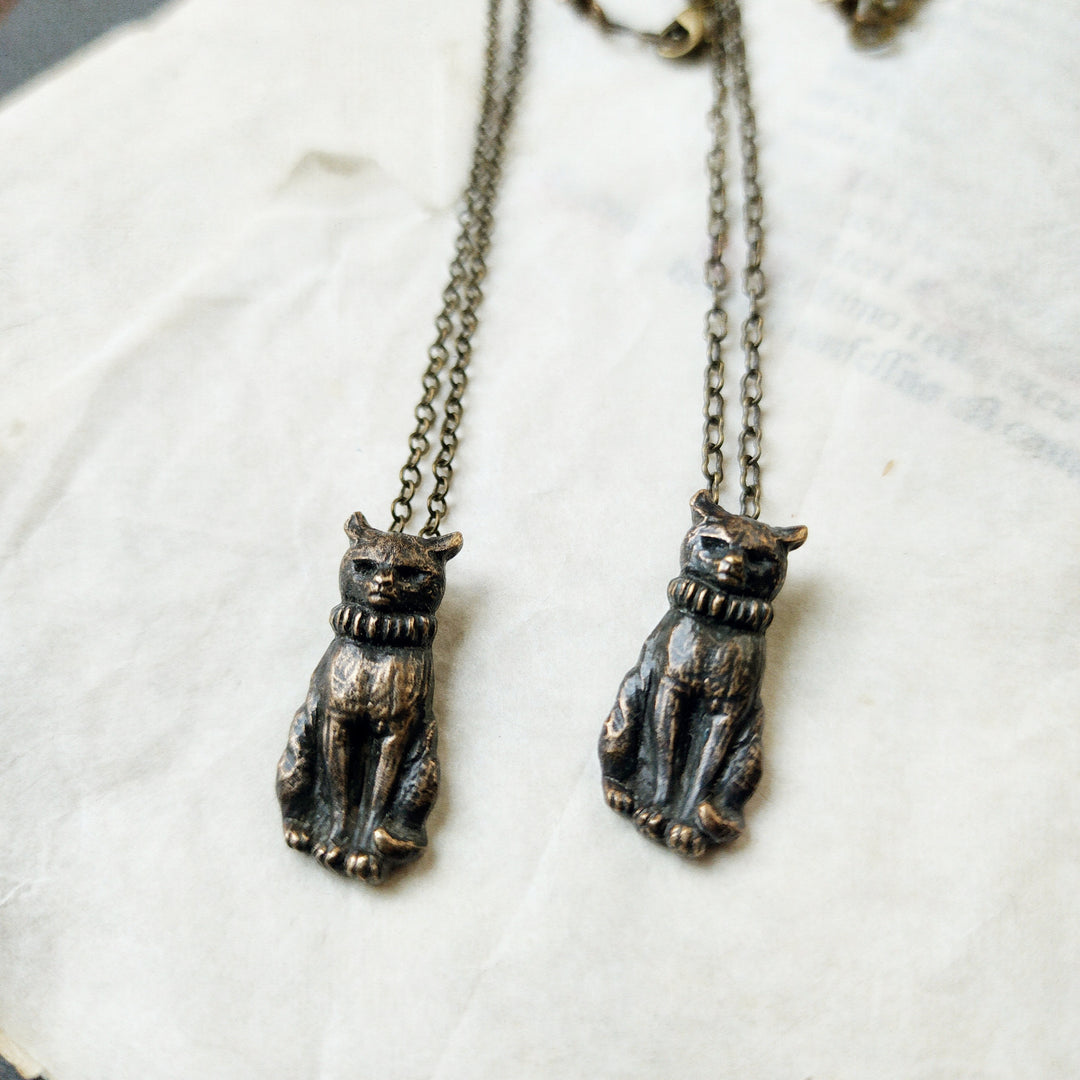 le petit chat amulet