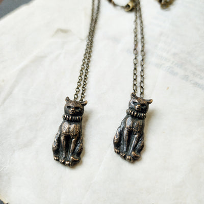 le petit chat amulet