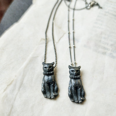 le petit chat amulet