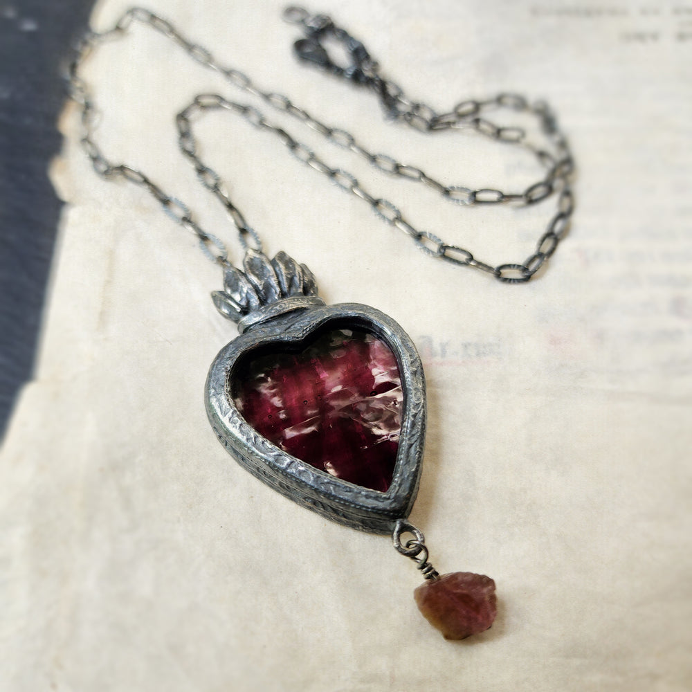 morgayne - sacred heart amulet