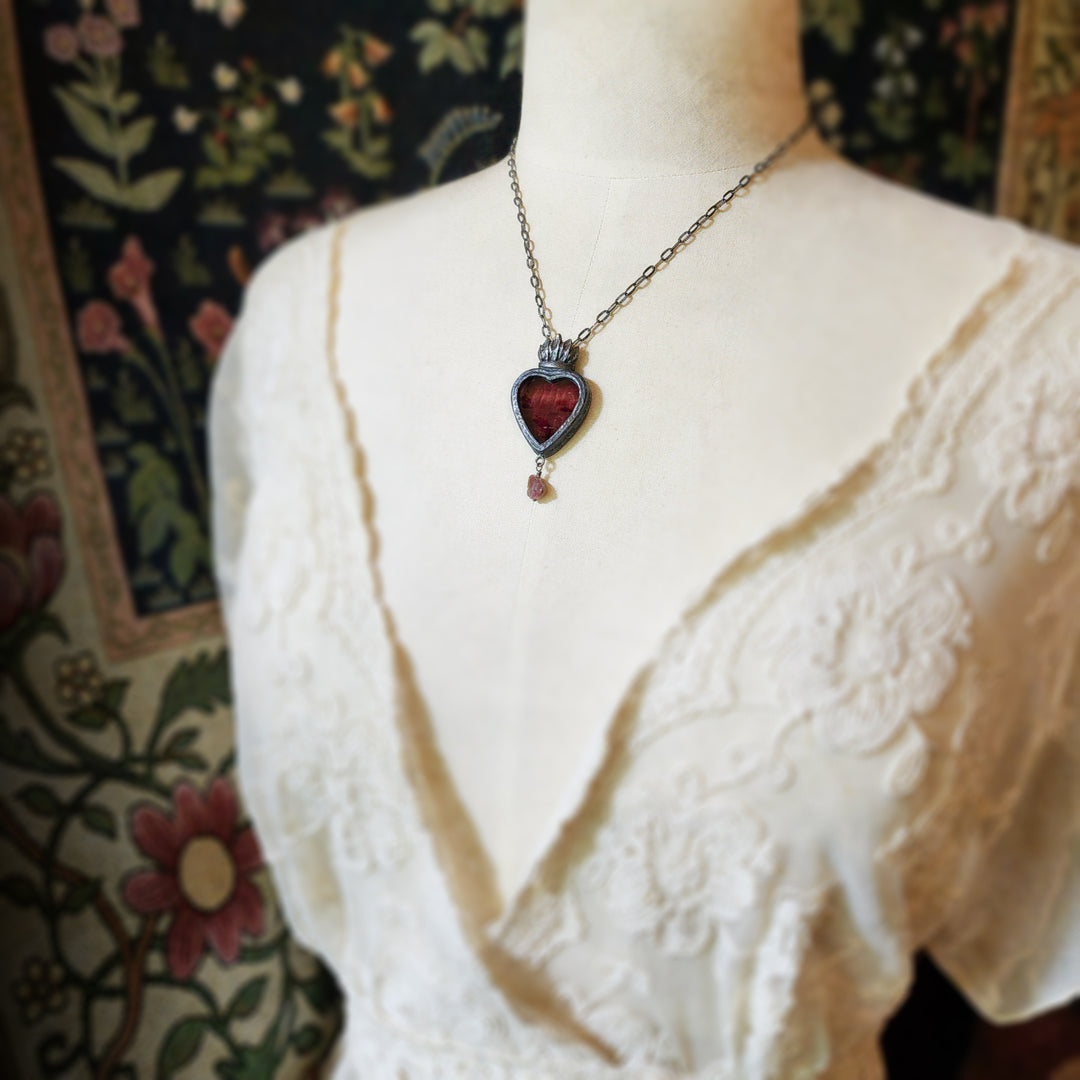 morgayne - sacred heart amulet