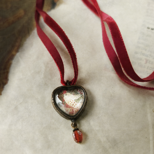 strawberry thief - pictorial heart amulet