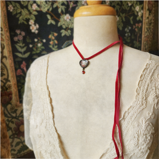 strawberry thief - pictorial heart amulet