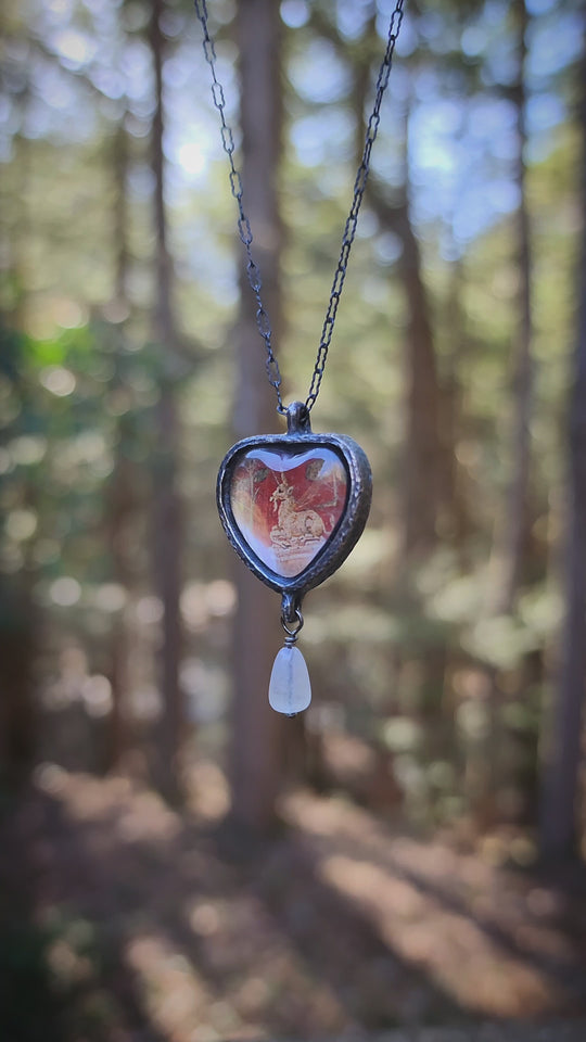 la petite licorne - pictorial heart amulet