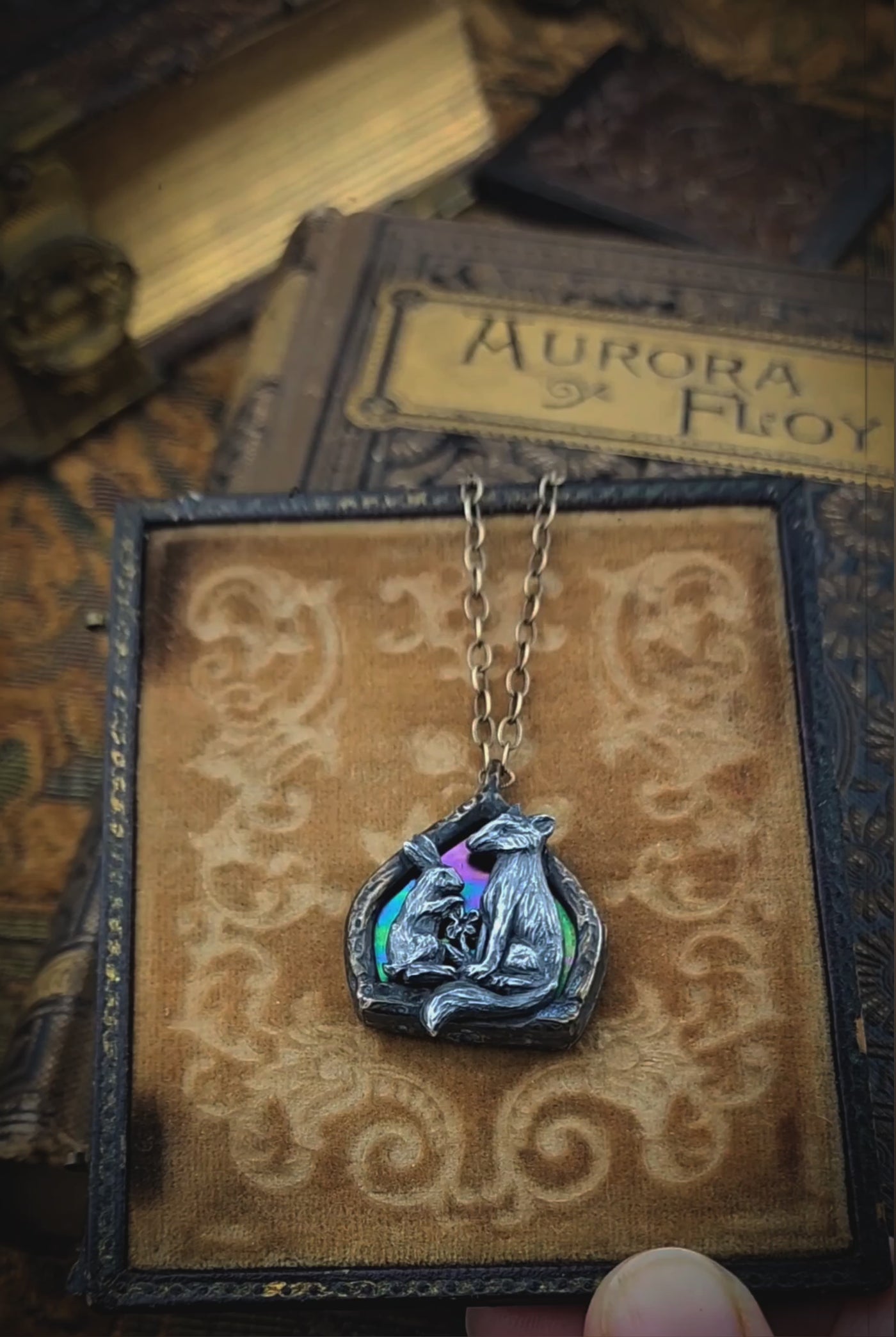 lapin, renard et fleur arch window amulet - antiqued sterling & bronze