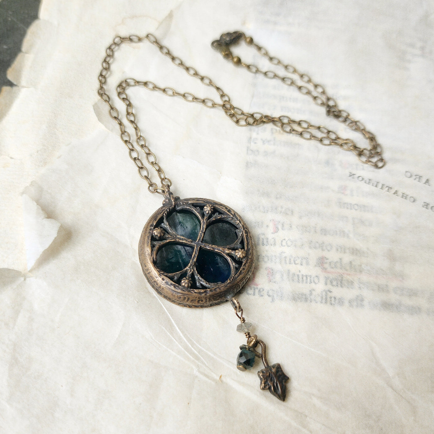 st loy forest - floriated clover miracle window amulet