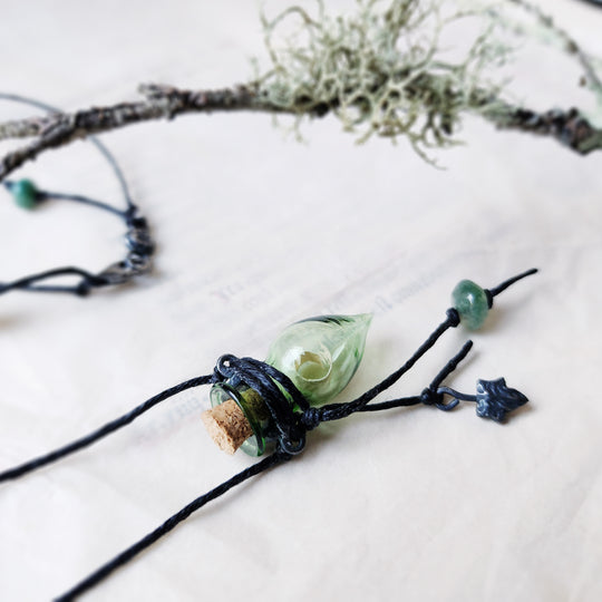 tabula rasa - green vessel amulet