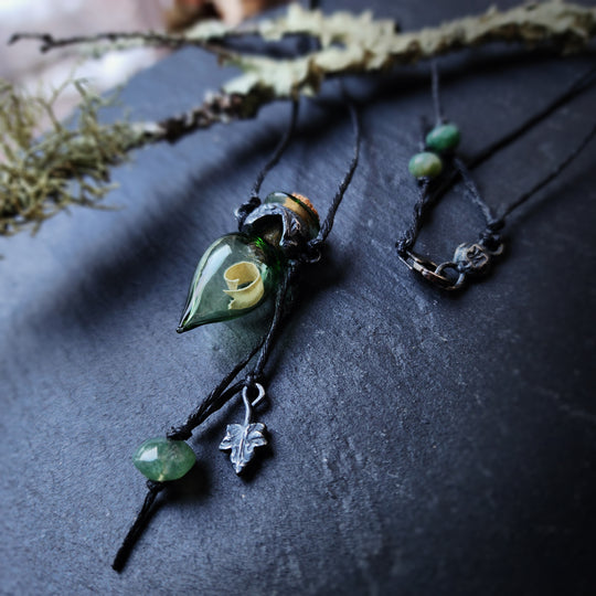 tabula rasa - green vessel amulet