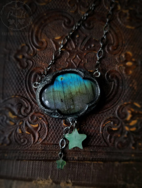 Astrologiae Quatrefoil ~ Labradorite Amulet