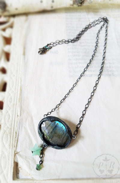 Astrologiae Quatrefoil ~ Labradorite Amulet