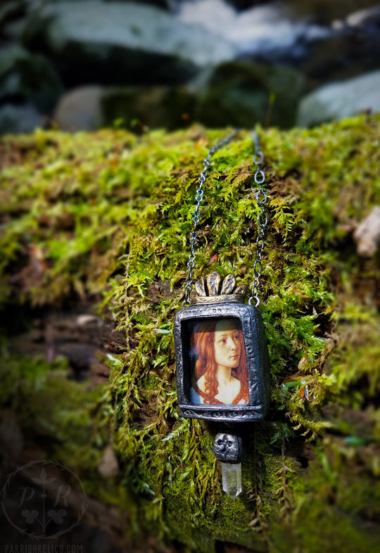 Crowned Venus ~ Quartz Crystal Pictorial Shrine Amulet