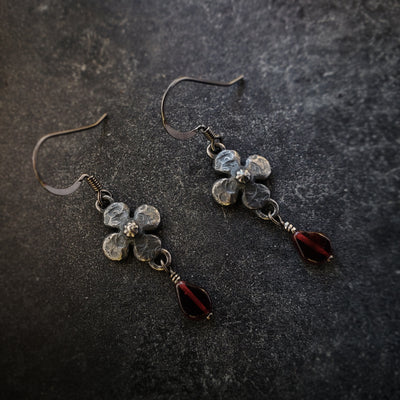 clover earrings : garnet & sterling silver