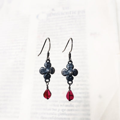 clover earrings : garnet & sterling silver