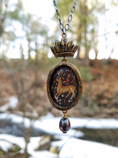 The Crowned Doe ~ Pictorial Shrine Amulet