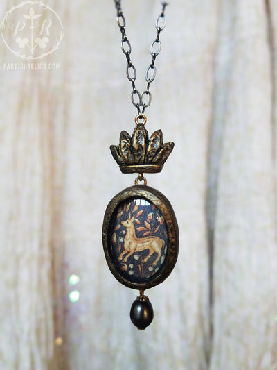 The Crowned Doe ~ Pictorial Shrine Amulet