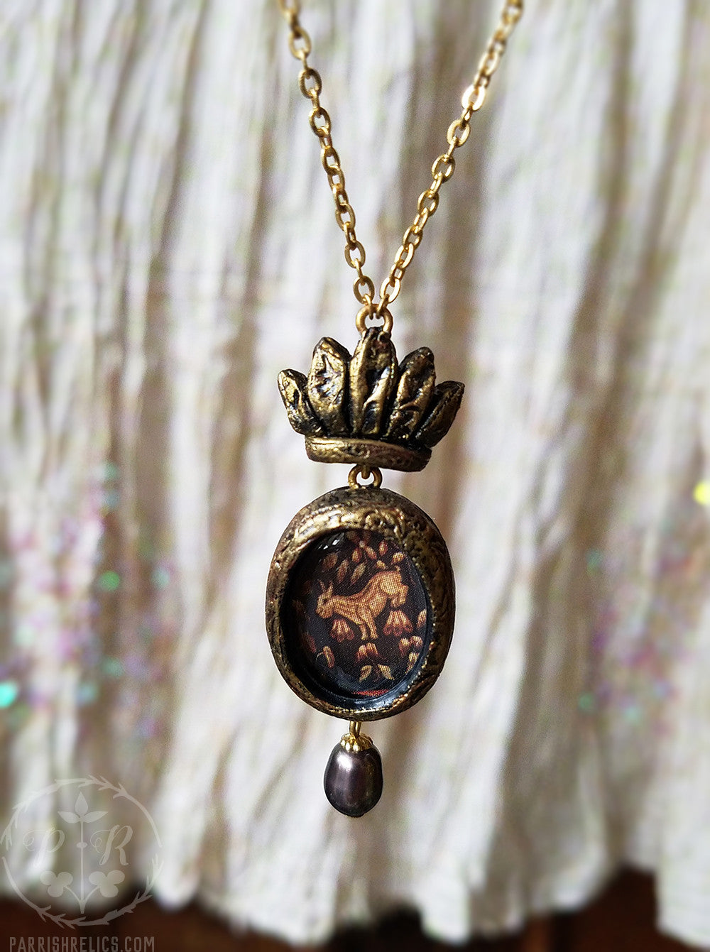Little Goat Crowned Pictorial Shrine Amulet