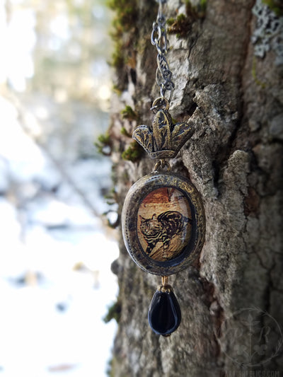 Crowned Arthur Rackham Cat ~ Pictorial Shrine Amulet