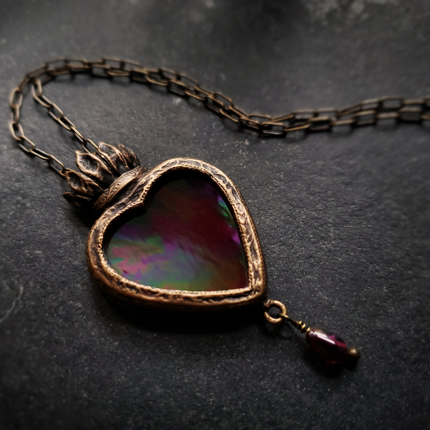 divinum lumen - a sacred heart amulet