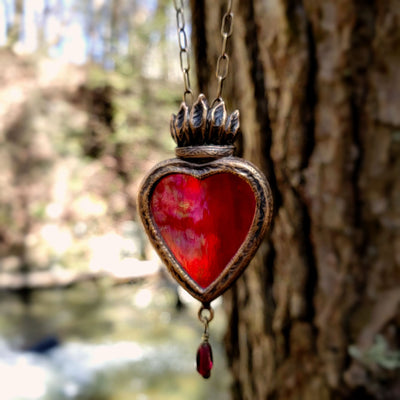 divinum lumen - a sacred heart amulet