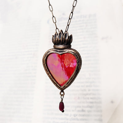 divinum lumen - a sacred heart amulet