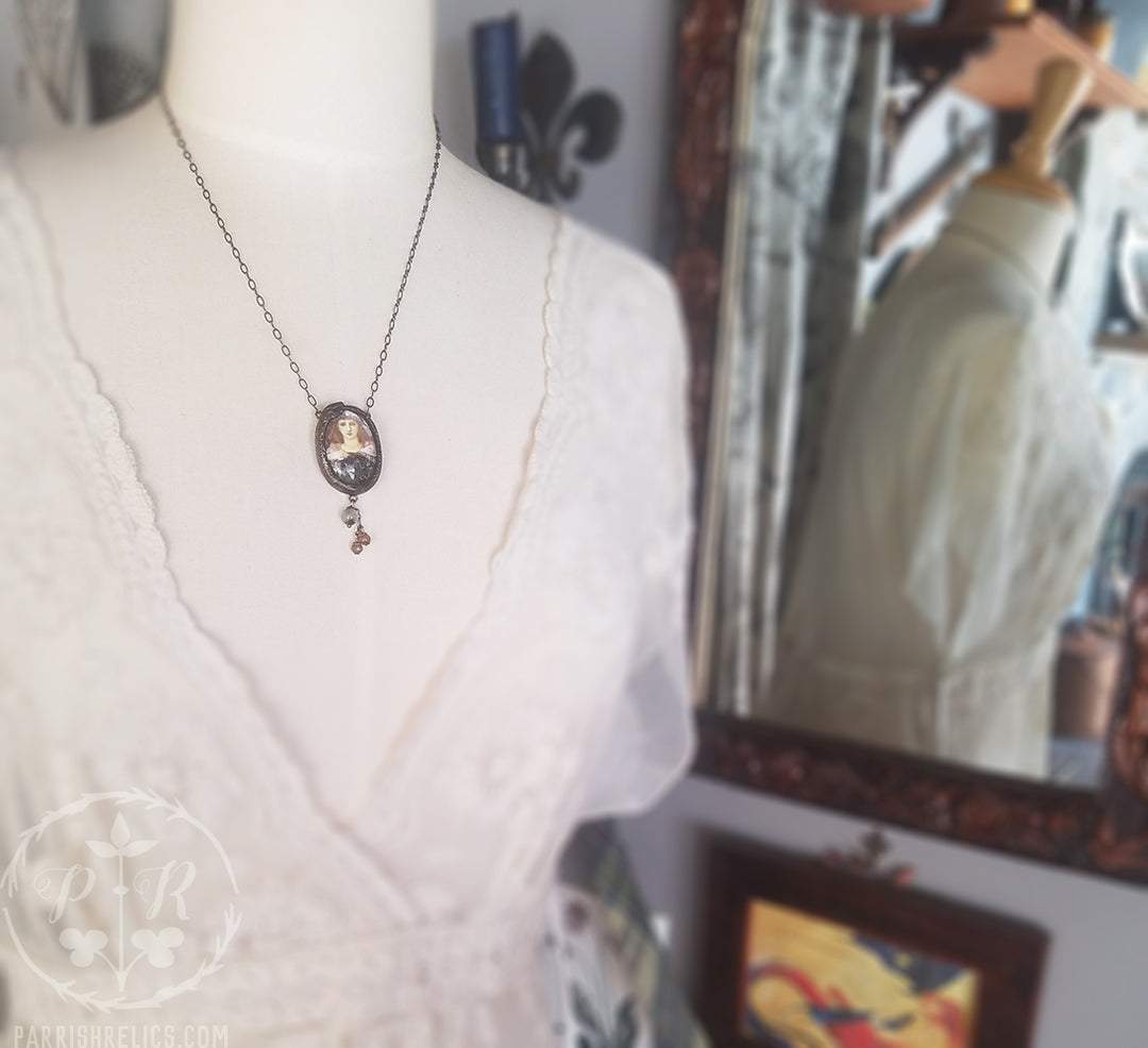 The Third Day ~ Ouroboros Pictorial Shrine Amulet