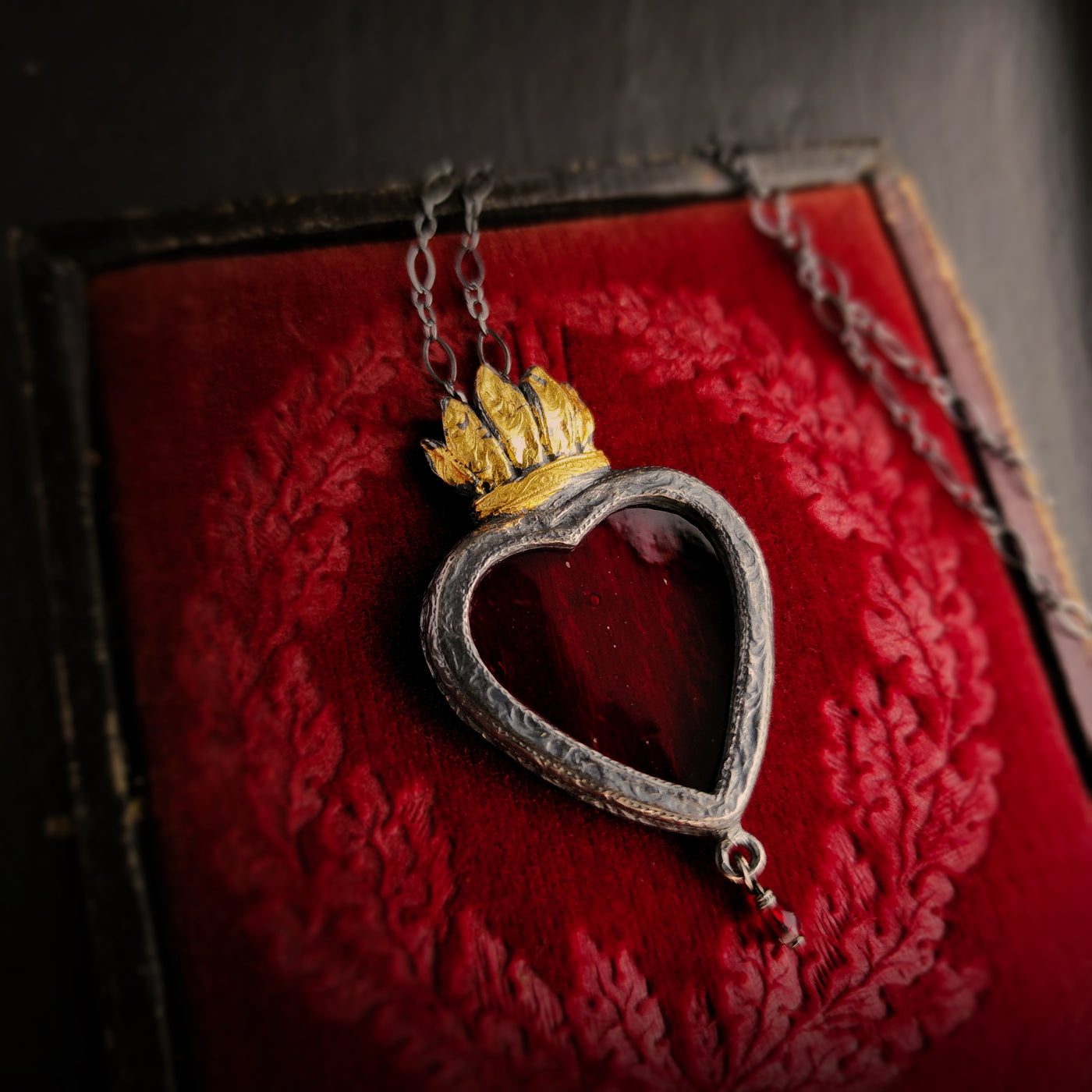 fiamma d'oro - sacred heart amulet