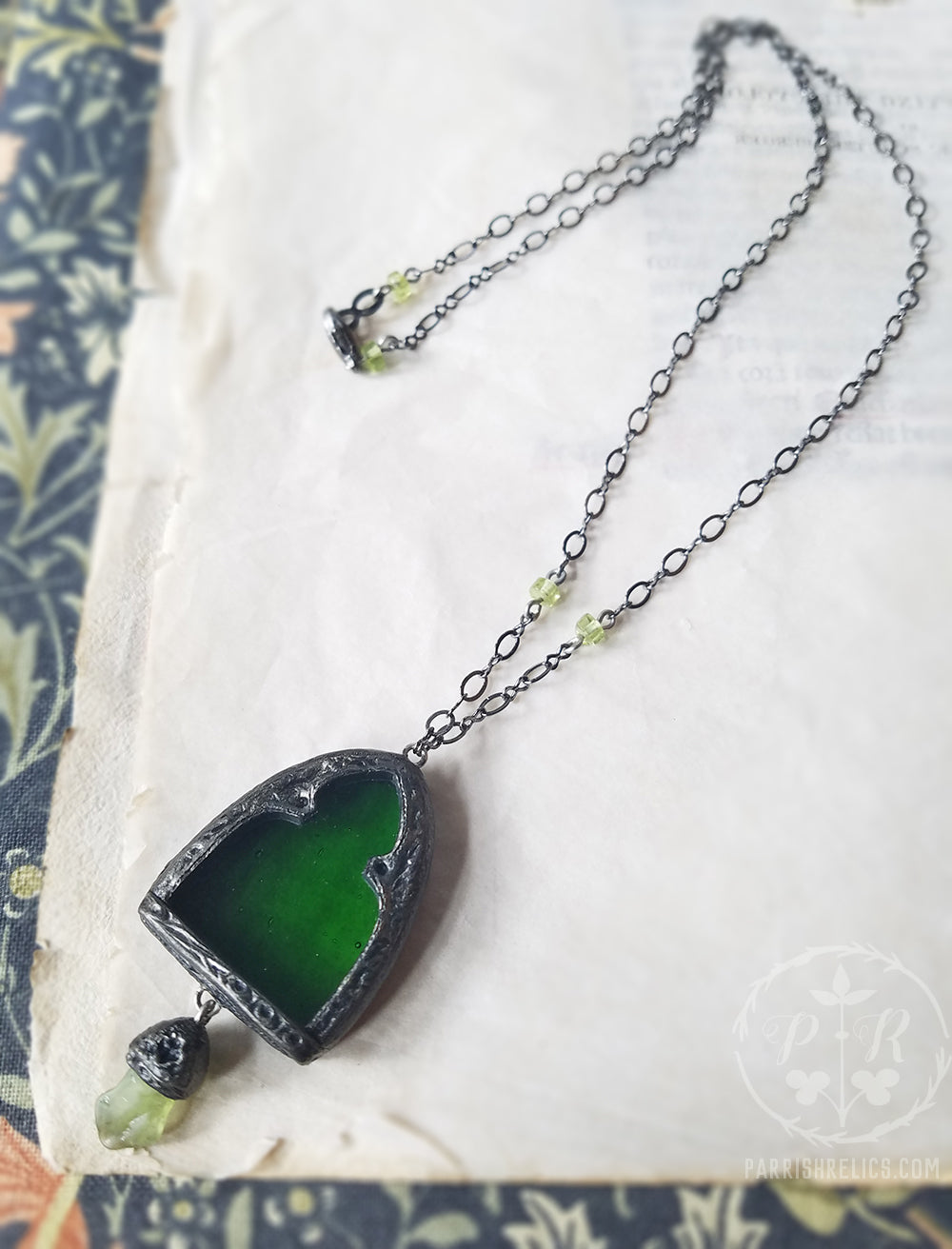 Arch of Ériu ~ Stained Glass Amulet