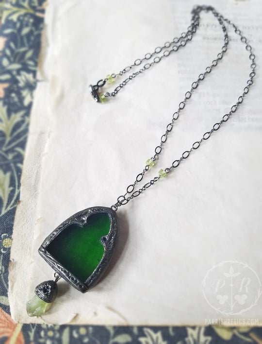 Arch of Ériu ~ Stained Glass Amulet