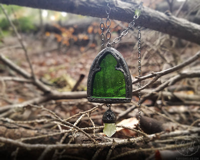 Arch of Ériu ~ Stained Glass Amulet