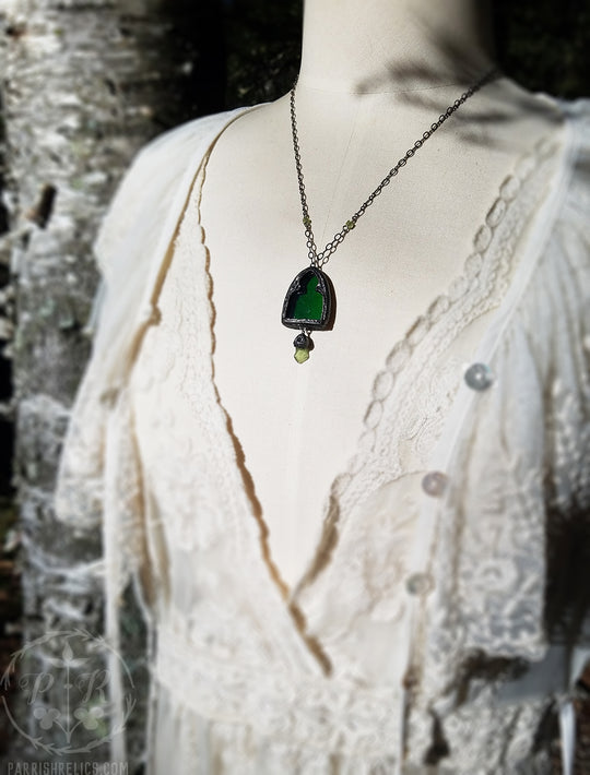 Arch of Ériu ~ Stained Glass Amulet