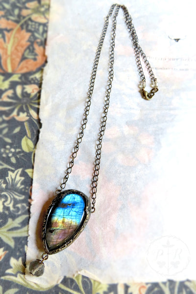 ignis āerium ~ Gothic Arch Labradorite Amulet