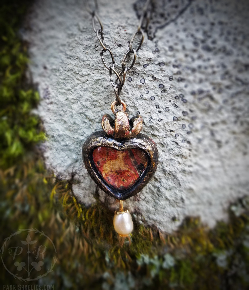 Little Lamb ~ Sacred Heart Pictorial Shrine Amulet