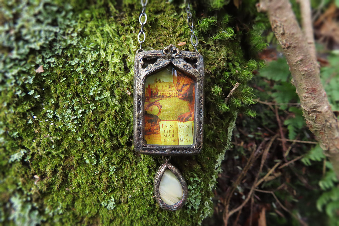 Leone di San Marco ~ Tudor Arch Pictorial Shrine Amulet