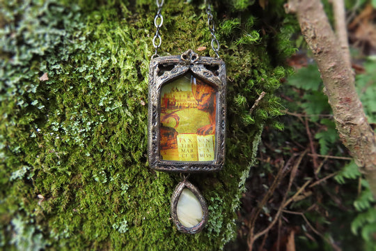 Leone di San Marco ~ Tudor Arch Pictorial Shrine Amulet